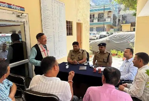 चारधाम यात्रा को लेकर श्रीनगर में महत्वपूर्ण बैठक, व्यवस्थाओं को लेकर बनी रणनीति