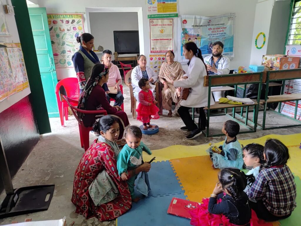 पौड़ी गढ़वाल : आंगनबाड़ी केंद्र सपलोड़ी में बच्चों की स्वास्थ्य जांच की, स्वच्छता एवं संतुलित आहार के प्रति किया जागरुक