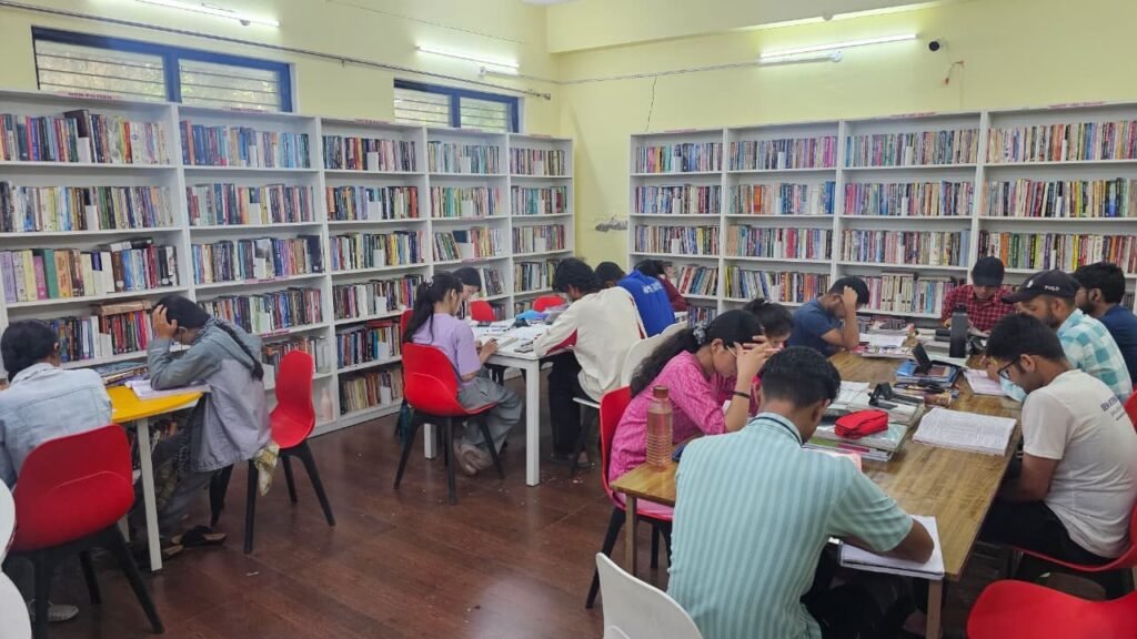 चमोली की ई-लाइब्रेरी बन रही युवाओं की सफलता का आधार, प्रतियोगी परीक्षाओं में लगातार बढ़ रही चयन की संख्या