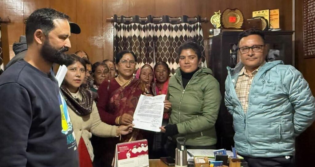 ज्योतिर्मठ में भालू के आतंक से दहशत, जनहानि पर फूटा लोगों का गुस्सा