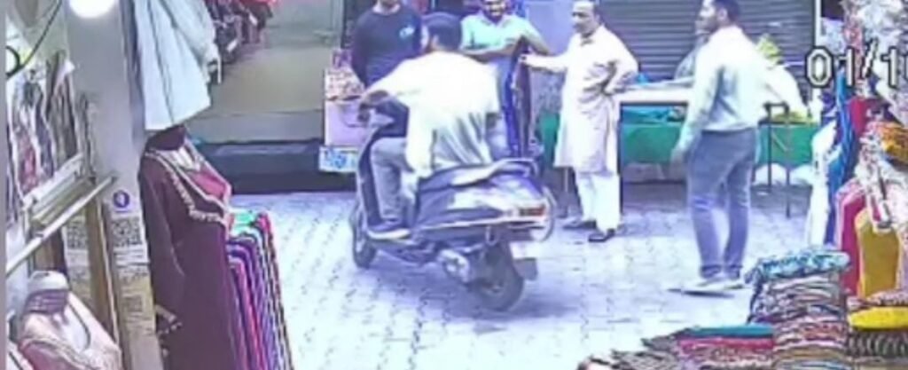 सोशल मीडिया कमेंट से भड़का विवाद, मोहम्मद दीपक पर गाली-गलौज और जान से मारने की धमकी का आरोप