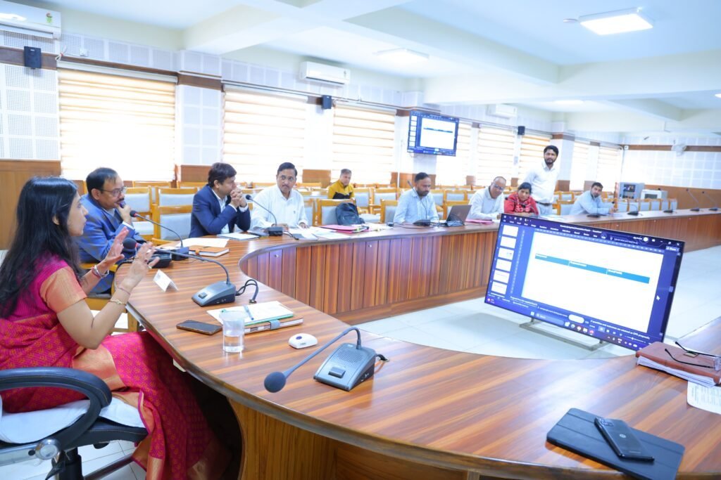 पौड़ी के सूखते जलस्रोतों पर अब बड़ा एक्शन, 17 ऐतिहासिक धारा-नौलों को मिलेगा नया जीवन, डीएम स्वाति भदौरिया ने  अधिकारियों को दिए सख्त निर्देश